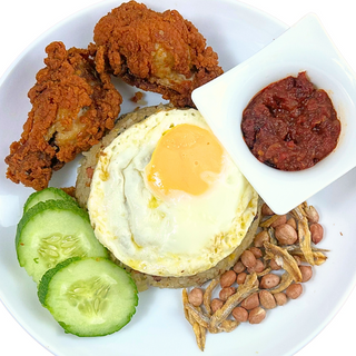 [B3] Nasi Goreng Sambal Ayam Drummet