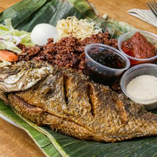 WAAKYE AND FISH🌱 