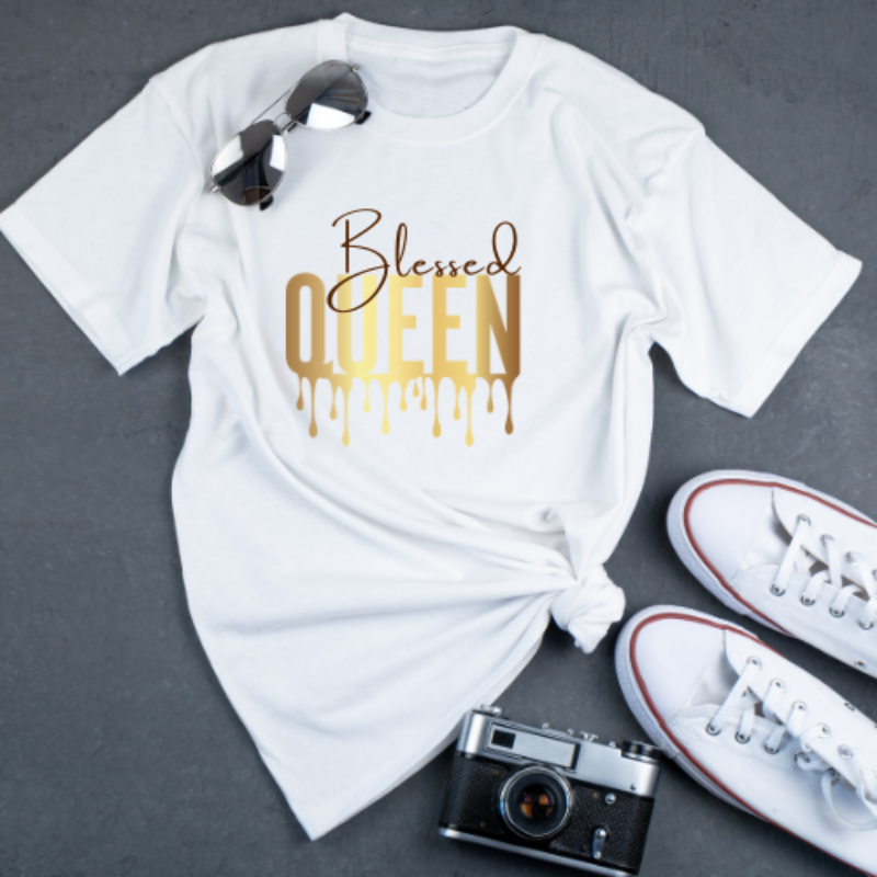 Blessed Queen T-shirt  Large Image