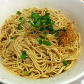 D7) Scallion Oil Noodles 葱肉拌拉面