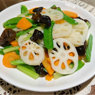 C12) Stir-Fried Mixed Vegetables 荷塘小炒