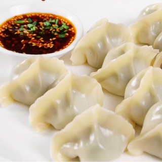 E1) Beef and Onion Dumplings (12 Pcs) 洋葱牛肉饺子