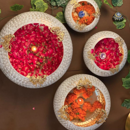 AR0041-White and Gold Butterfly Tyre Urli