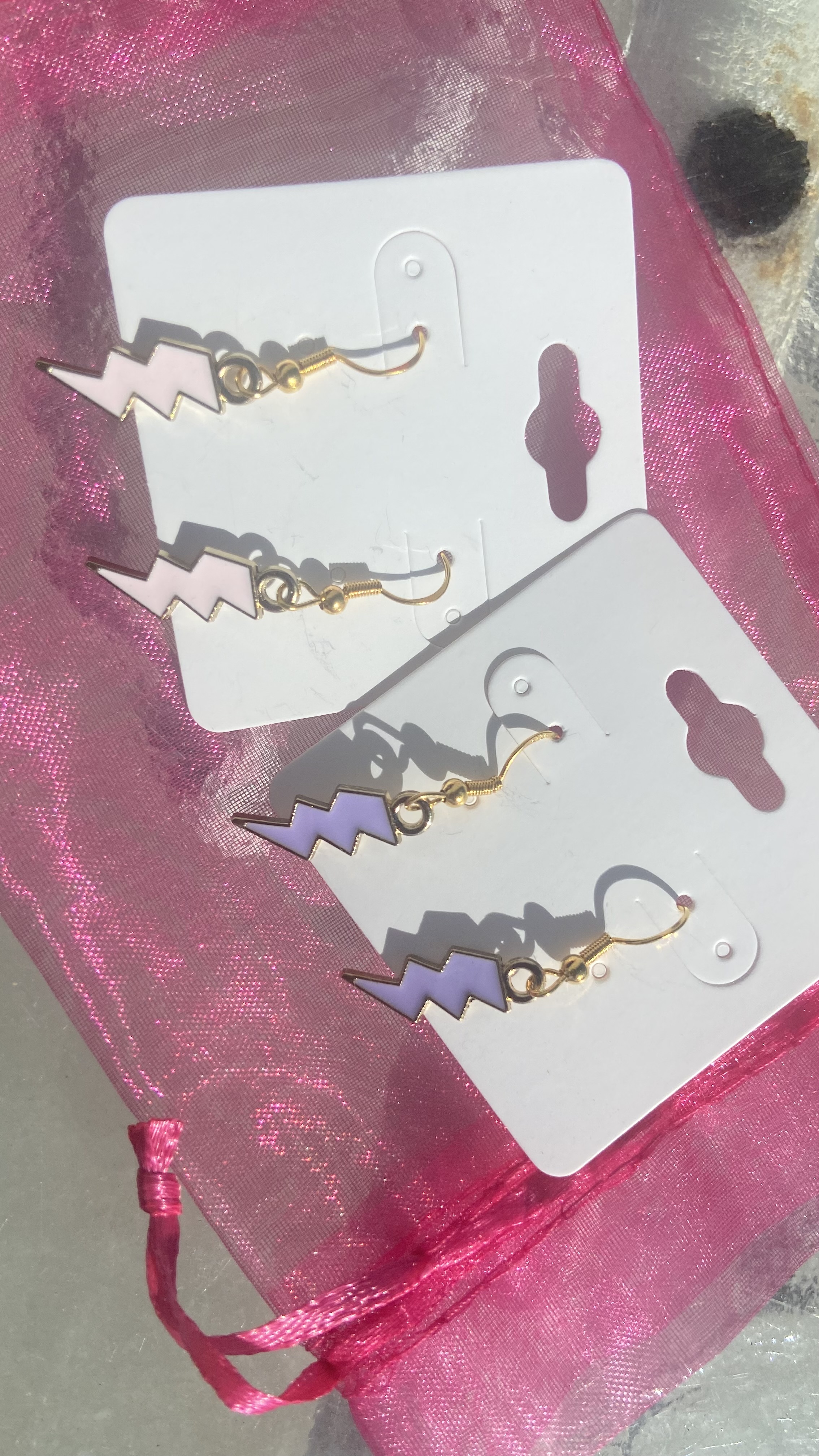 (Lavender) Lightning bolt earrings 