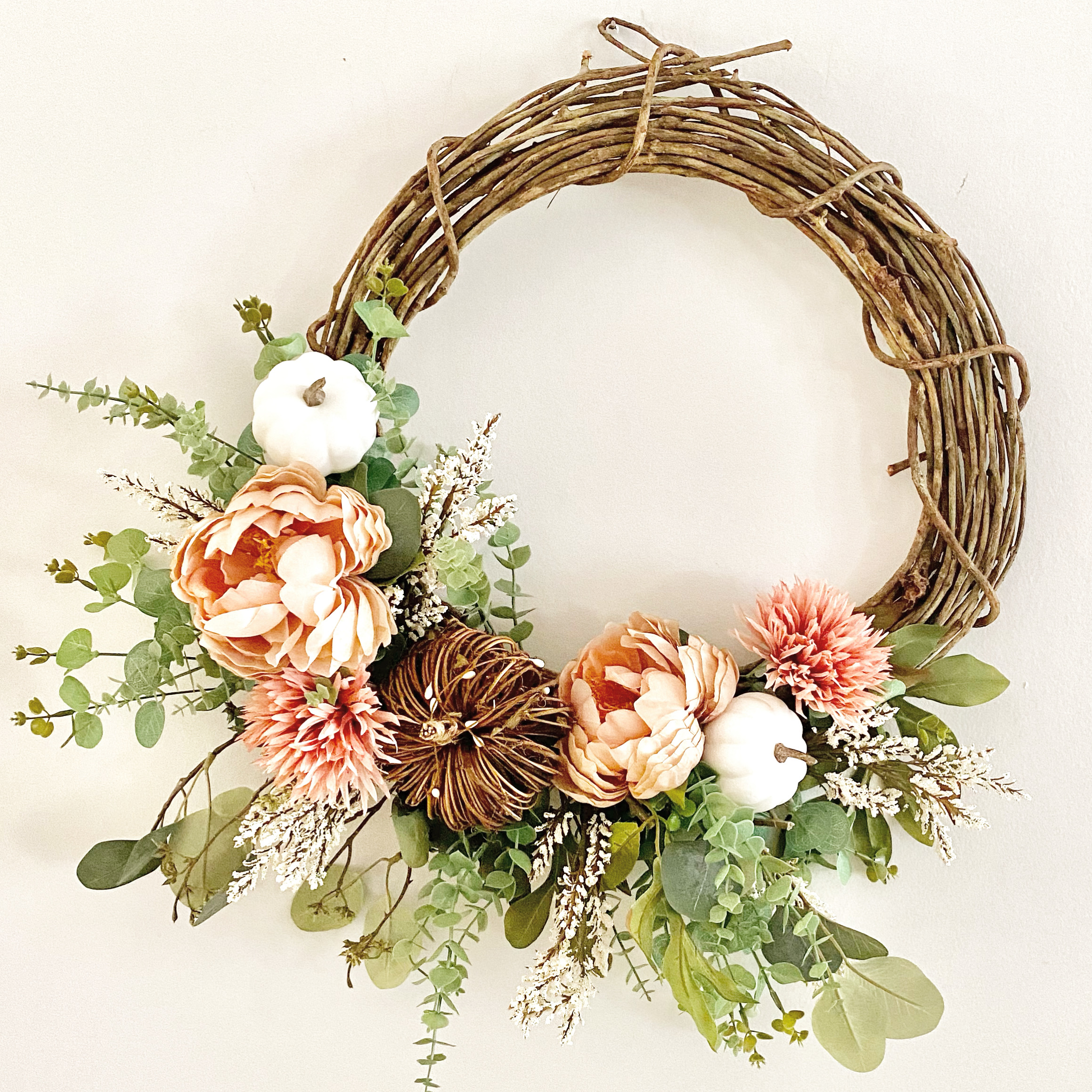 Grapevine shades of pink (22in) 