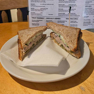 Tuna Salad Sandwich/Soup