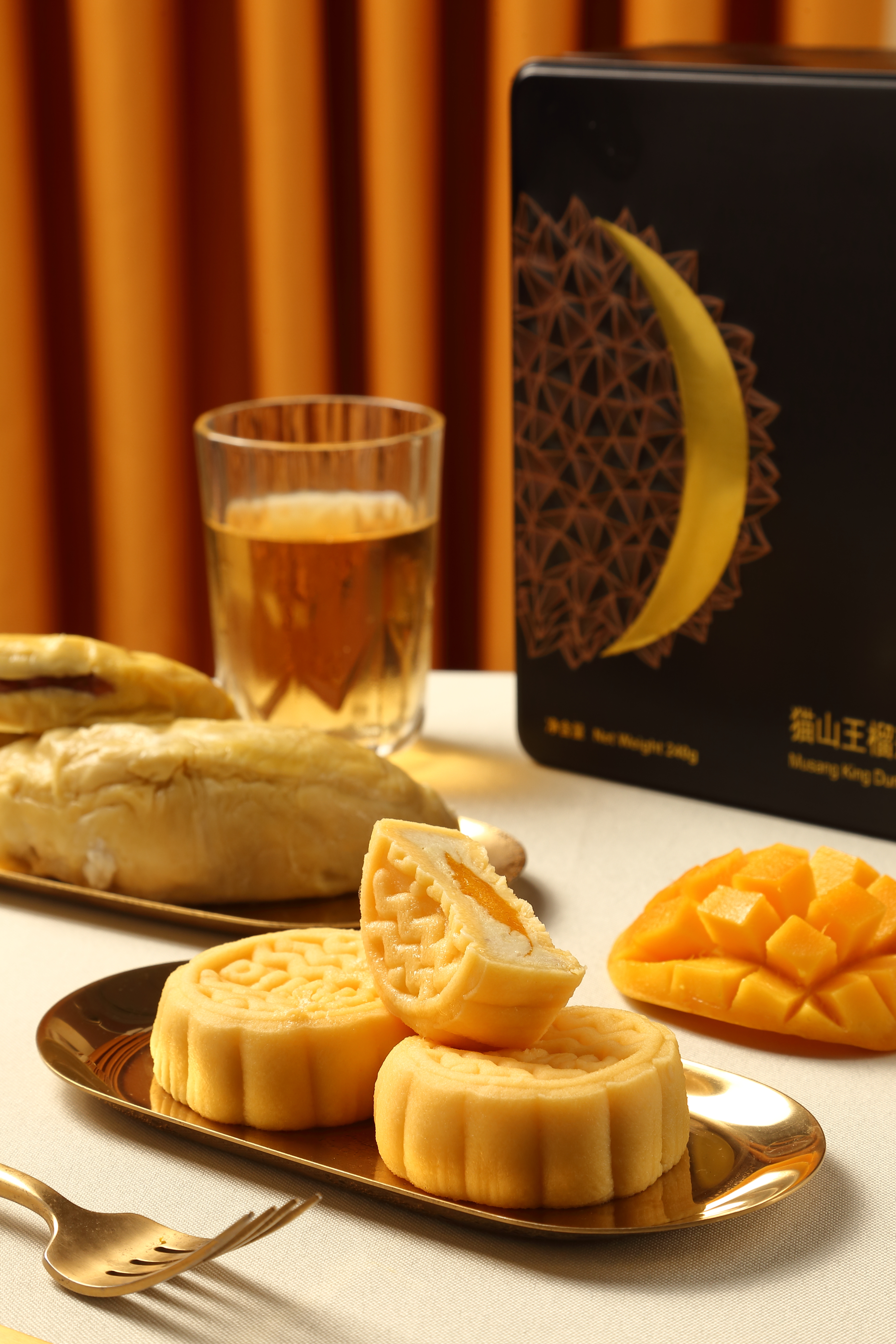 Musang King Mango Snowy Skin Mooncake (2 boxes bundle) Main Image