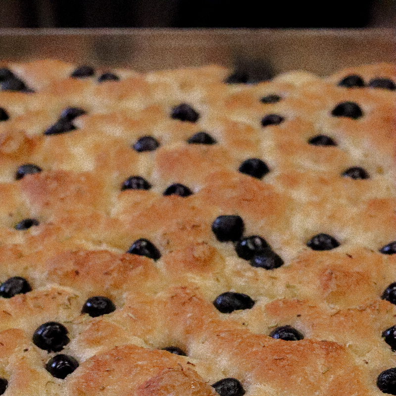 Fokača s črnimi olivami, 1kos