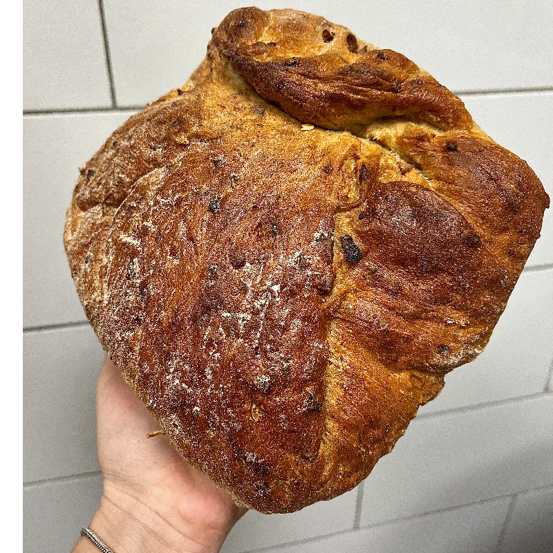 Kmečki kruh s čebulo in ocvirki, 600 g, 1kos Main Image