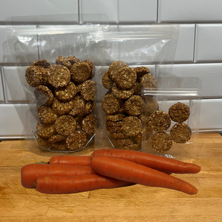 Carrot Large Bag - 40 Biscuits (Suggested Retail $18.00)