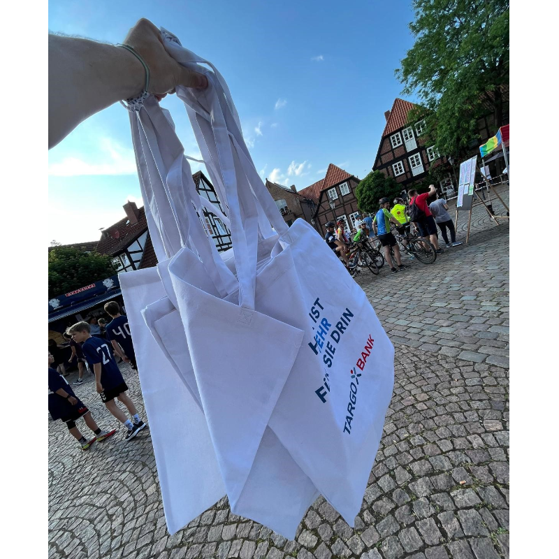 Wann möchten Sie die Giveaway Taschen verteilen lassen?