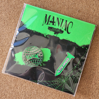 Maniac Metal Badge Set