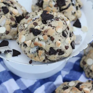 Cookies and Cream Cookies Image