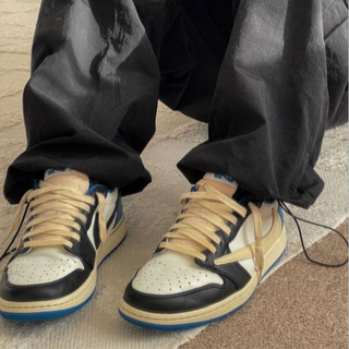 Fragment x Travis Scott x Nike Air Jordan 1 Retro Low ❦ - Thumbnail 2