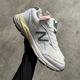 New Balance Made in USA 990v4 Calcium | Forest Green