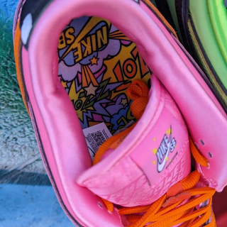 The Powerpuff Girls x Dunk Low Pro SB QS 'Blossom'  - Thumbnail 3