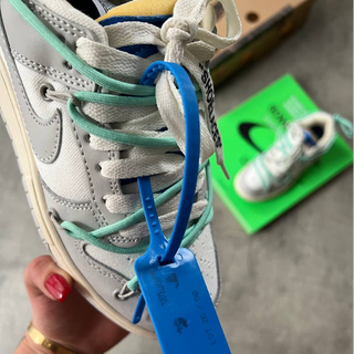 Off White x Nike Dunk  Low “Lot 26”  - Thumbnail 5