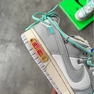 Off White x Nike Dunk  Low “Lot 26”  - Thumbnail 3