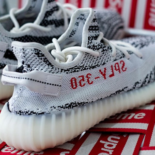 Yeezy Boost 350 V2 Zebra - Thumbnail 2