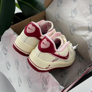 Wmns Nike Air Force 1 Valentine - Thumbnail 2