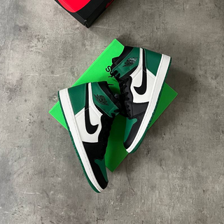 Nike Air Jordan 1 Retro High OG 'Pine Green' - Thumbnail 3