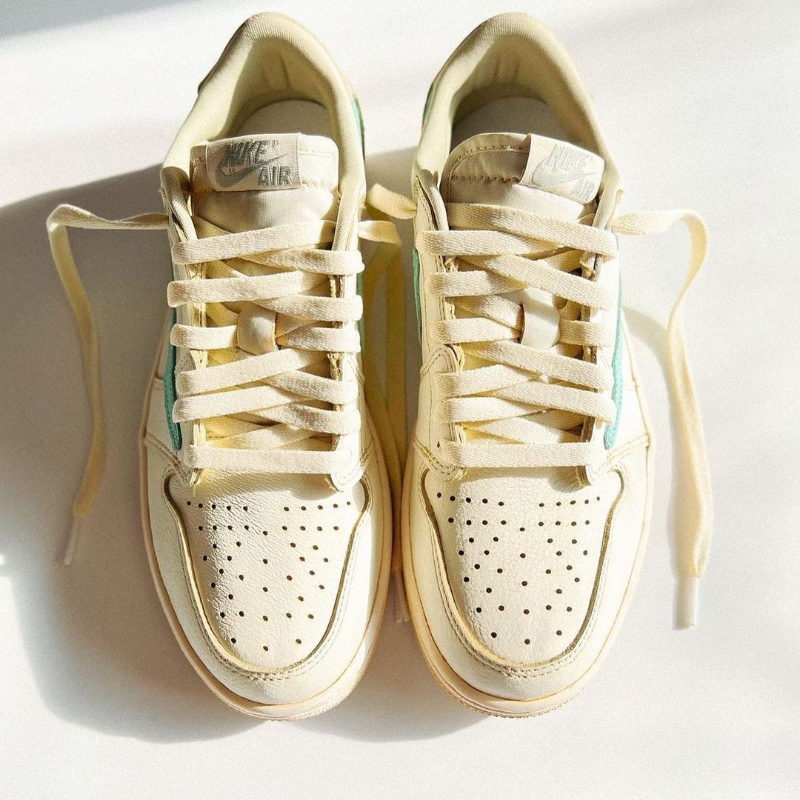 Travis Scott x Nike Air Jordan 1 Retro Low Tiffany Cream Beige - Thumbnail (Preview) 4