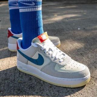 Undefeated x Nike Air Force 1 Low '5 On It'