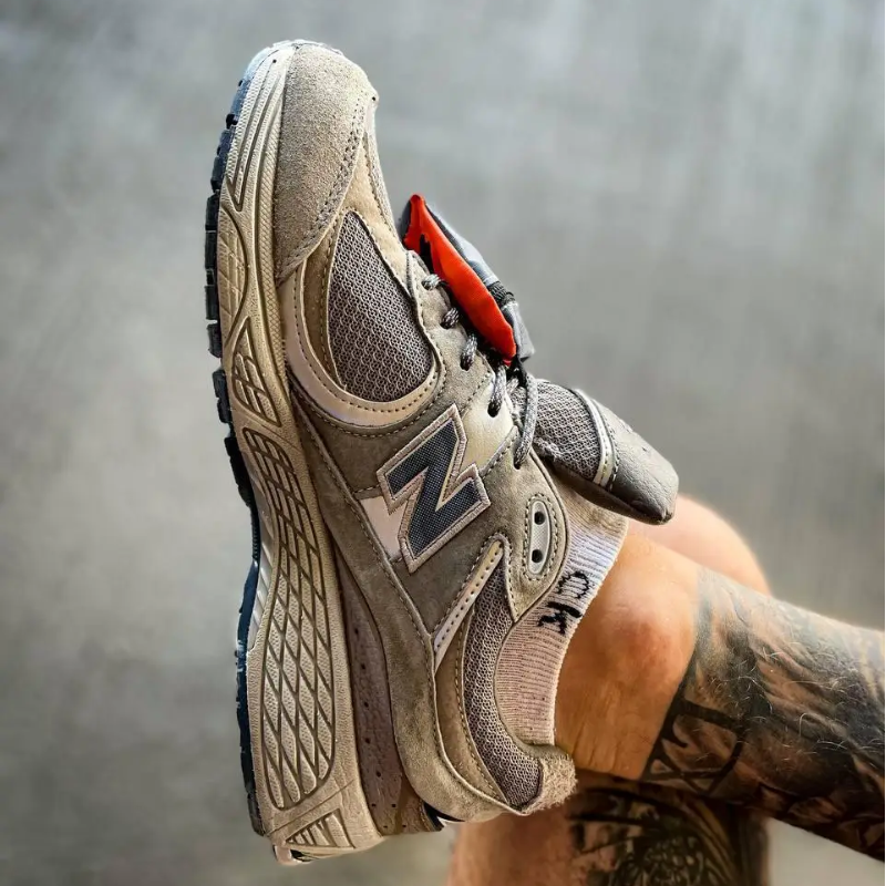 New Balance 2002R Grey Brown Pouch - Thumbnail (Preview) 3