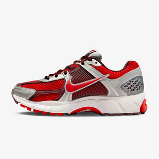 Nike Zoom Vomero 5 'Mystic Red & Platinum' (W) - Thumbnail 2