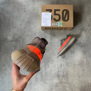 Yeezy Boost 350 V2 Dark Beluga  - Thumbnail 3