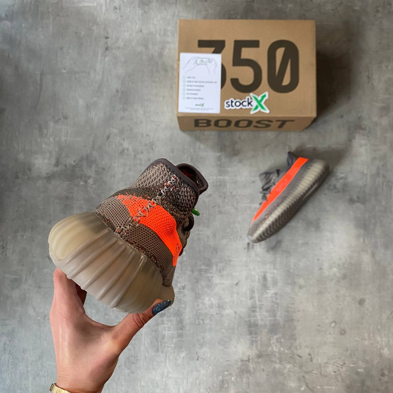 Yeezy Boost 350 V2 Dark Beluga  - Thumbnail (Preview) 3