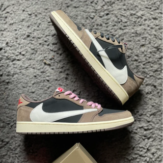 Travis Scott x Nike Air Jordan 1 Low 'Mocha' - Thumbnail 4