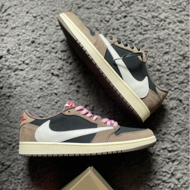 Travis Scott x Nike Air Jordan 1 Low 'Mocha' - Thumbnail (Preview) 4