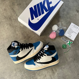 Fragment x Travis Scott x Nike Air Jordan 1 Retro High - Thumbnail 3