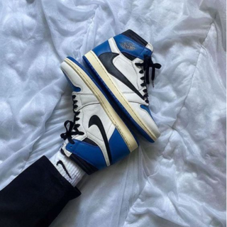 Fragment x Travis Scott x Nike Air Jordan 1 Retro High - Thumbnail 5