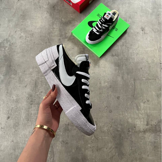 Sacai x Nike Blazer Low 'Black Patent' - Thumbnail 2