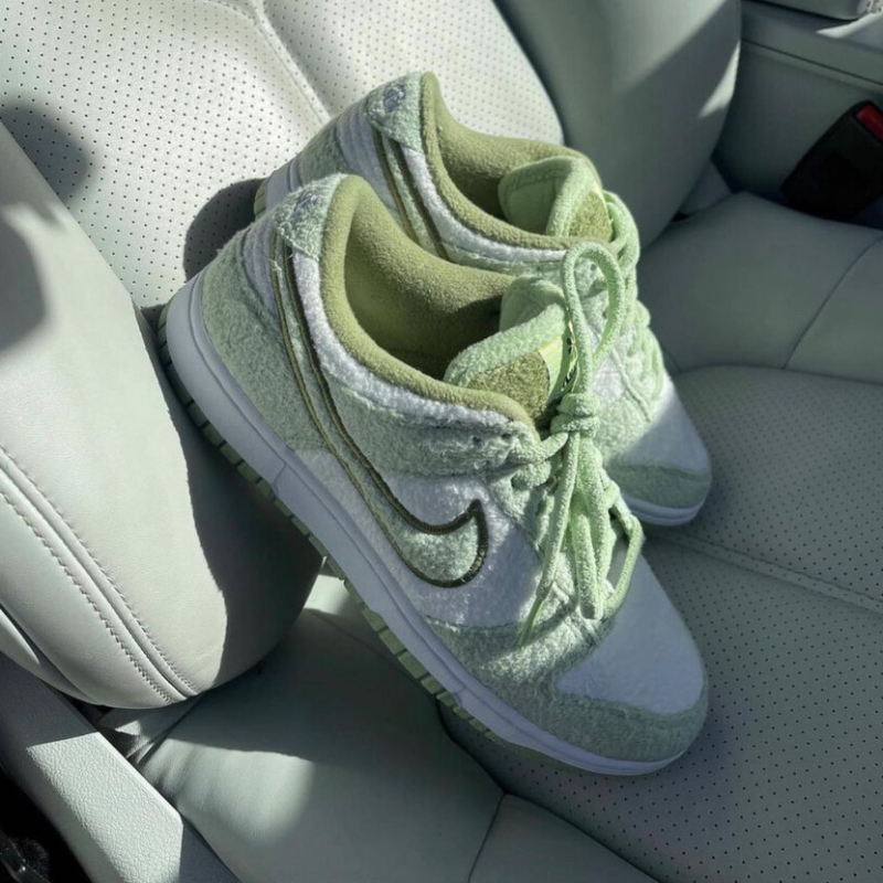 WMNS Nike Dunk Low SE 'Fleece - Honeydew' - Thumbnail (Preview) 3