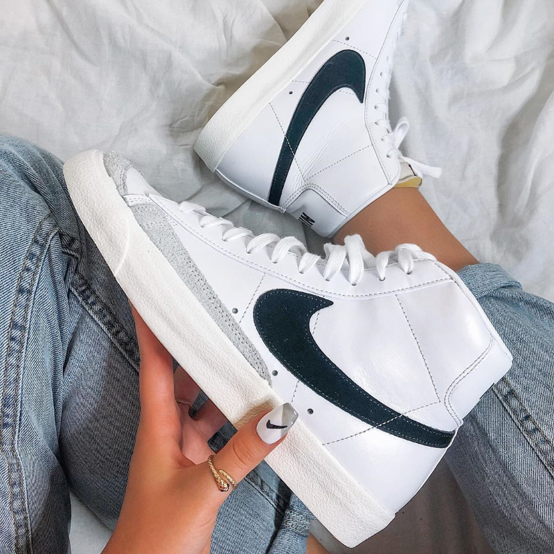 Nike Blazer Mid 77 Vintage White Black  - Thumbnail (Preview) 2