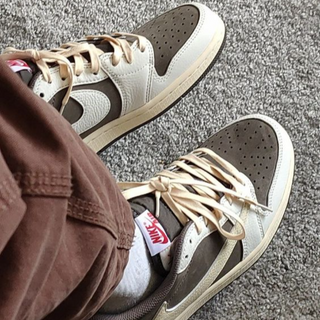 Travis Scott x Nike Air Jordan 1 Retro Low OG 'Reverse Mocha' ❦ - Thumbnail 2