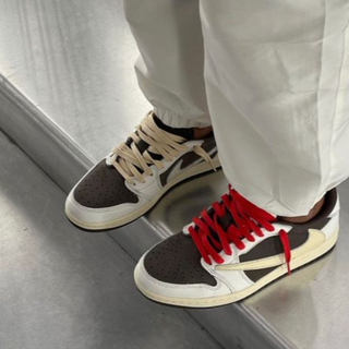 Travis Scott x Nike Air Jordan 1 Retro Low OG 'Reverse Mocha' - Thumbnail 3