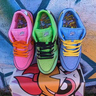 The Powerpuff Girls x Dunk Low Pro SB QS 'Bubbles'  - Thumbnail 4