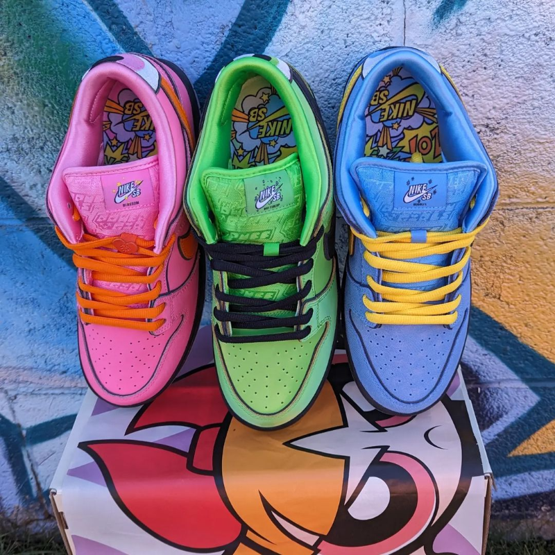 The Powerpuff Girls x Dunk Low Pro SB QS 'Bubbles'  - Thumbnail (Preview) 4