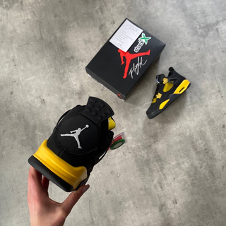 Nike Air Jordan 4 Retro Black Yellow 'Thunder' - Thumbnail 4