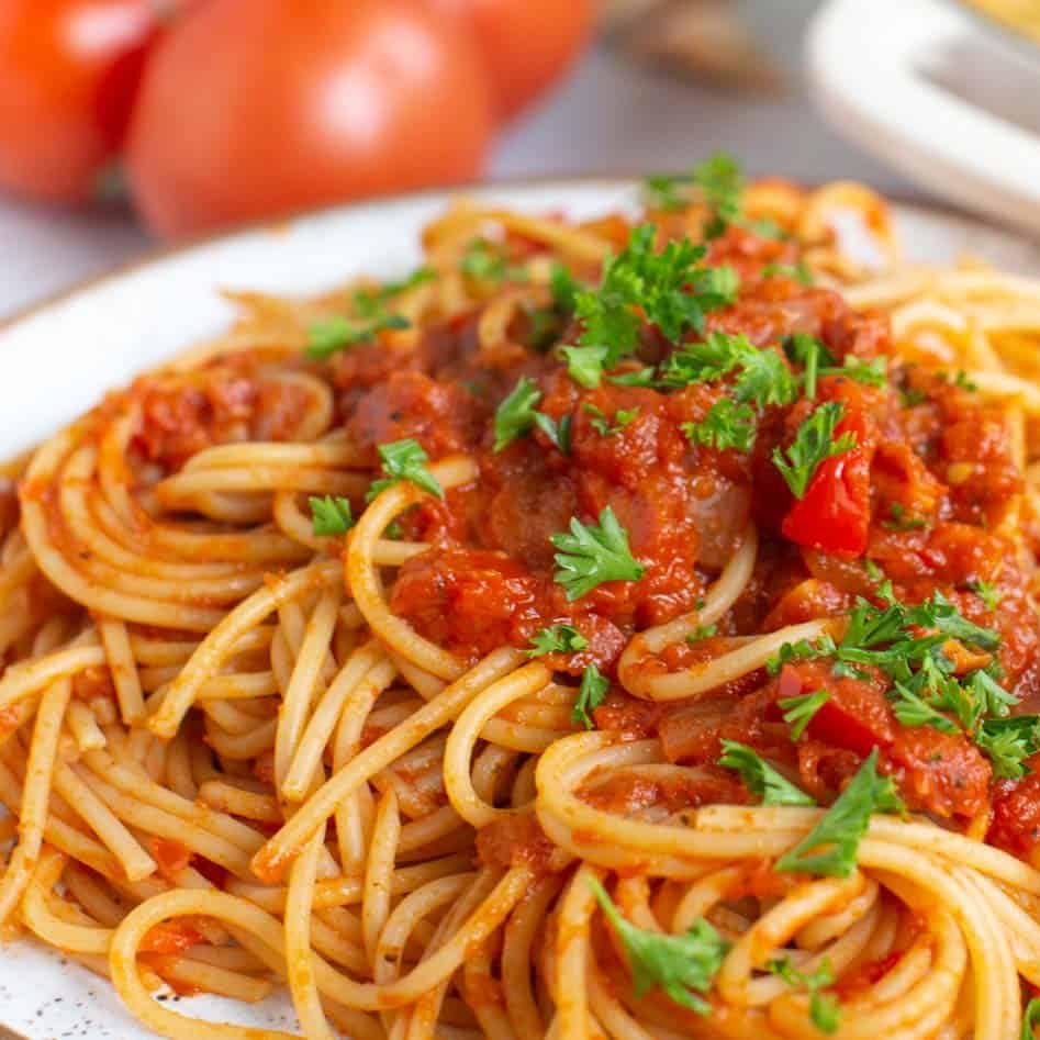 PENNE / SPAGHETTI ARRABIATA