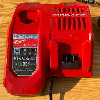 Ladegerät M12-18 FC