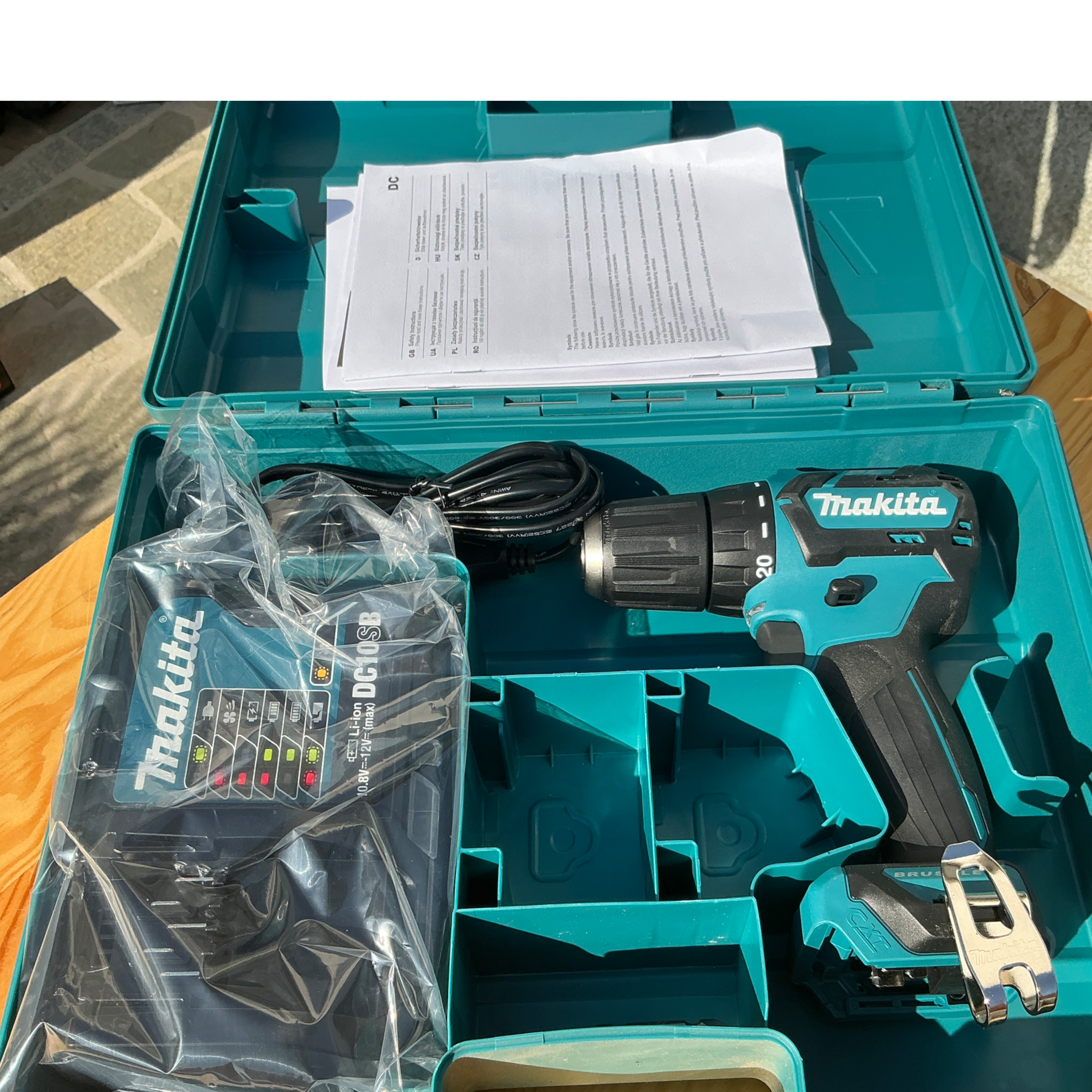 Akku Schrauber DF332D 14V