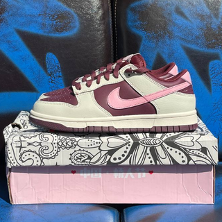 Nike Dunk Low “Valentine’s Day”