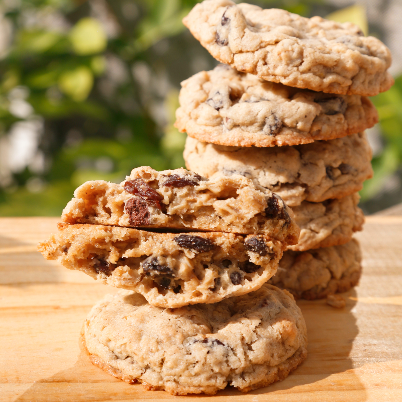 Oatmeal raisin cookies Main Image