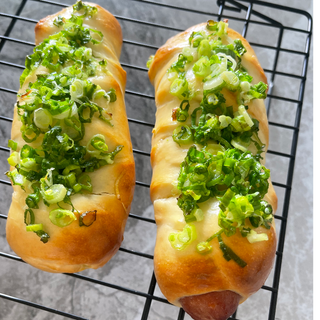 LIMITED! [PRIME] Hot Dog Roll with Green Onion [PRIME]香蔥牛肉腸仔包