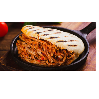Arepas con Carne / Corn Pattie with Shredded Beef
